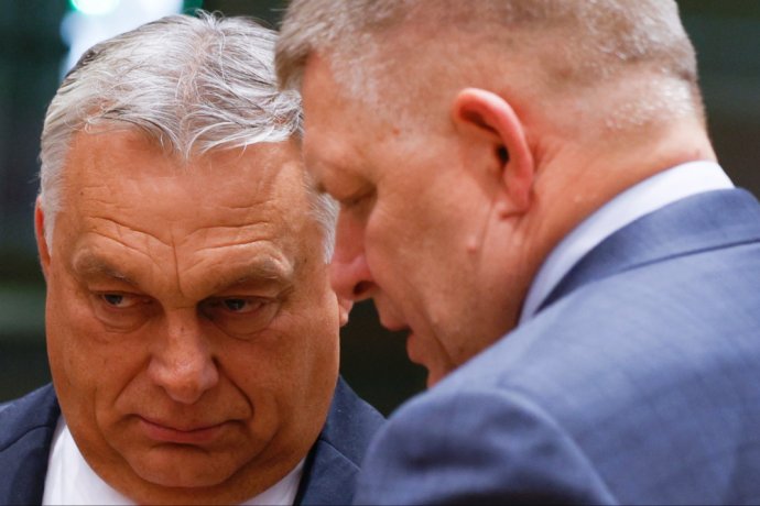 foto: TASR/AP - Viktor Orbán a Robert Fico